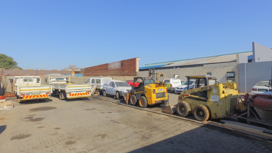 To Let commercial Property for Rent in Oos Einde North West